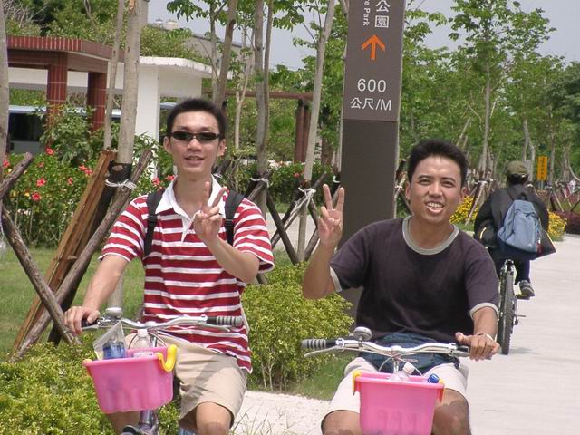 賀民與偉文