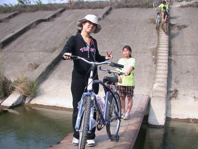過獨木橋