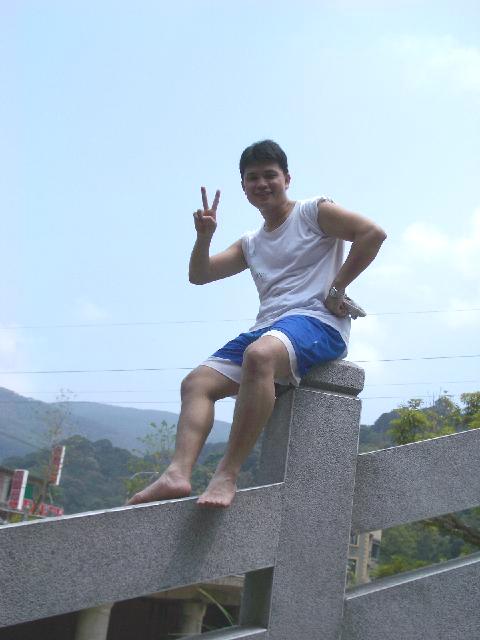 楓林橋下玩水