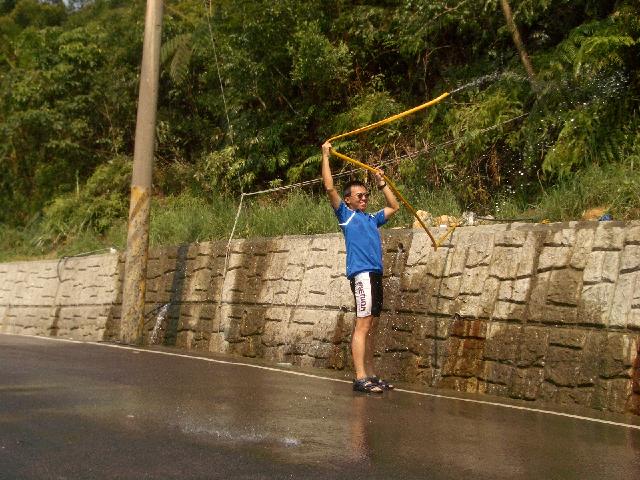 路邊的山泉水