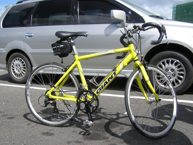 小孩子的捷安特公路車